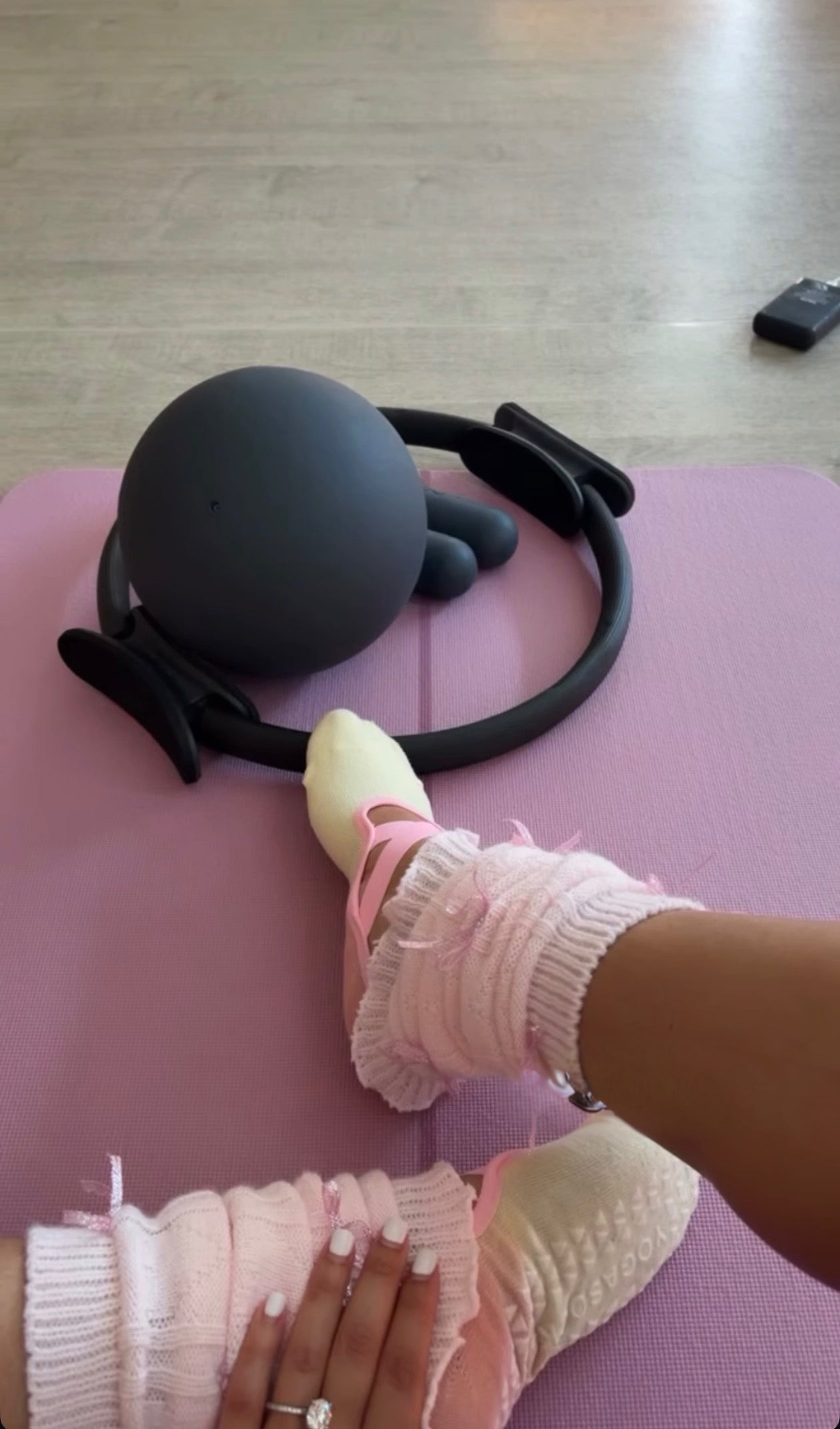 Cutie Bow Legwarmers